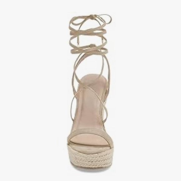 Chic Lace-Up Espadrille Wedges in Tan - size 7 - Picture 4 of 4